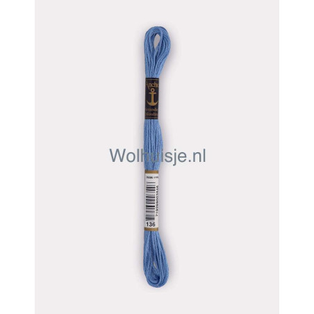 Anchor mouline 6 draads borduurgaren 136 korenbloem blauw 8m
