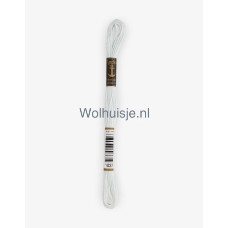 Anchor mouline 6 draads borduurgaren 1037 baby blauw 8m