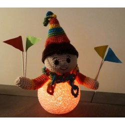 haakpatroon sneeuwpop en led bol  wit