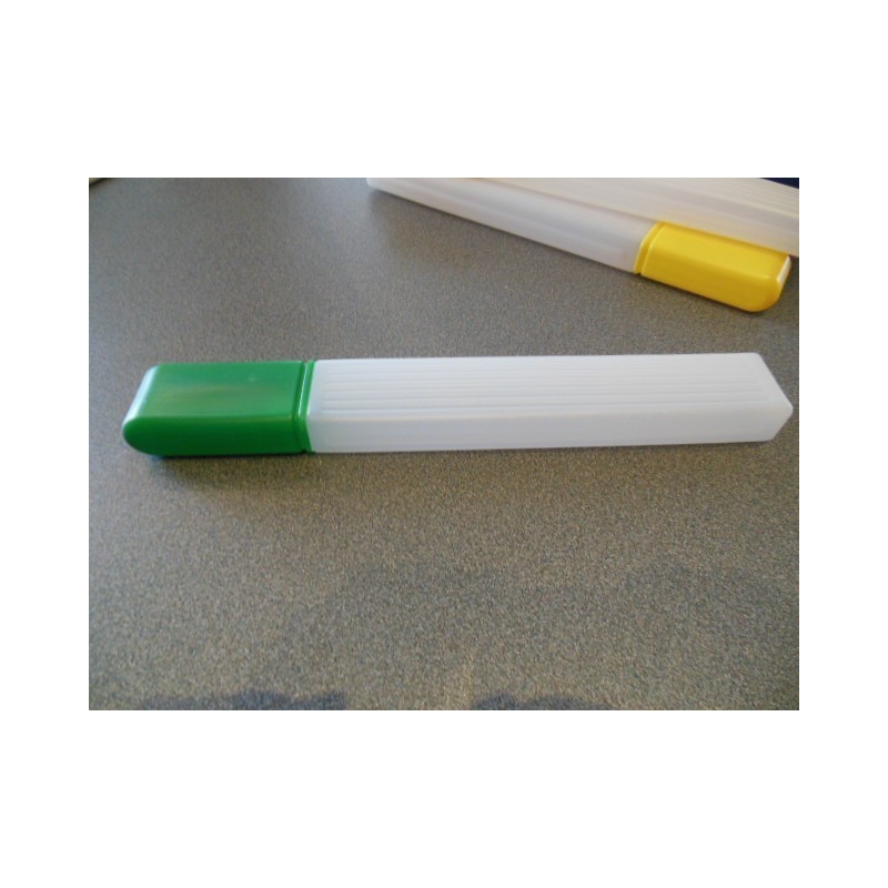 Breinaaldenkoker groen