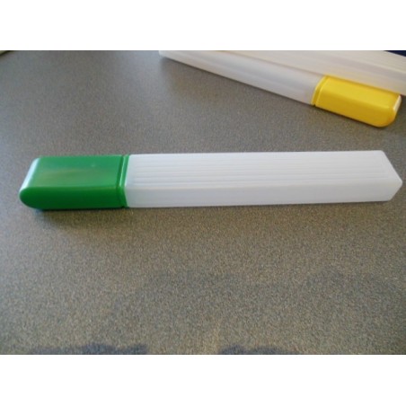 Breinaaldenkoker groen