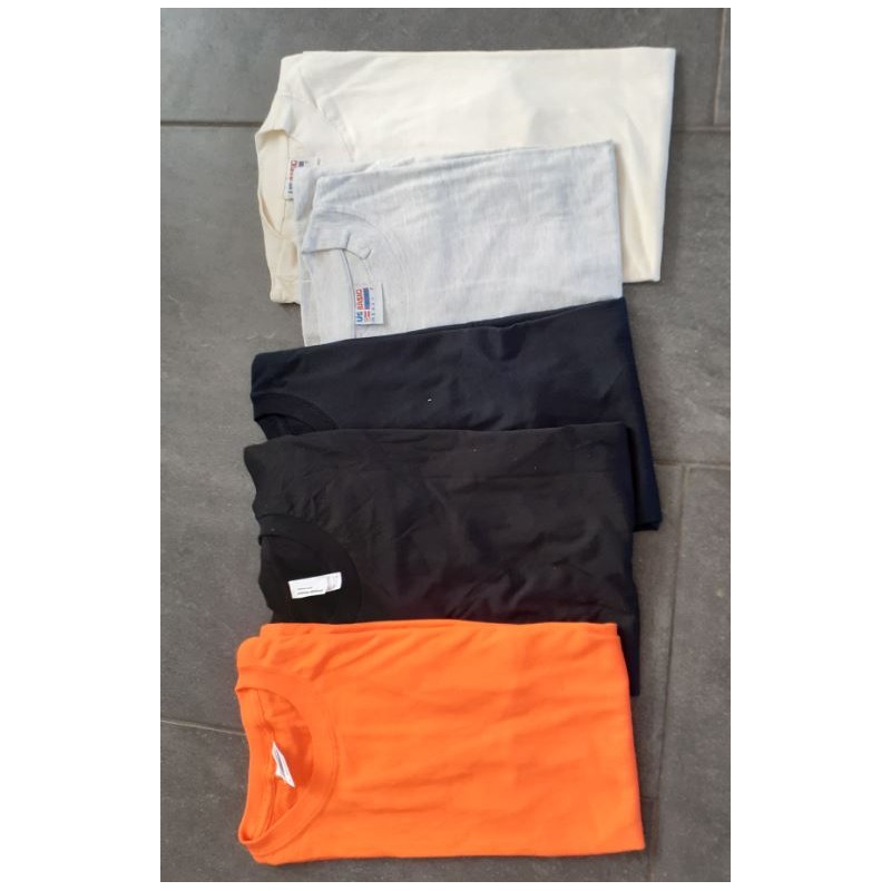 Set 4. 5 t shirts maat M unisex