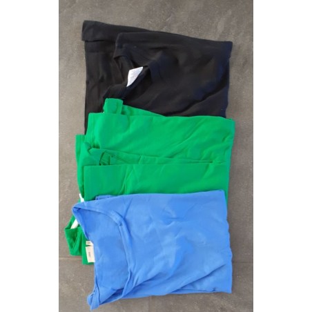 Set 15. 4 t shirts maat M dames