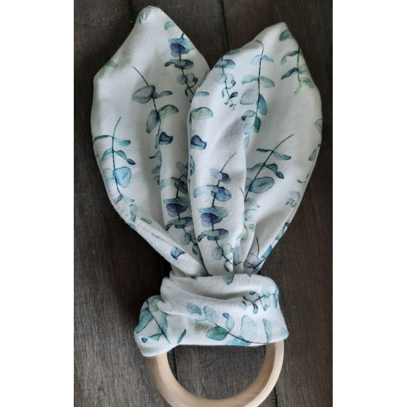 Bijtring met oortjes (konijnenoor)  Blauw groenige tak met naam