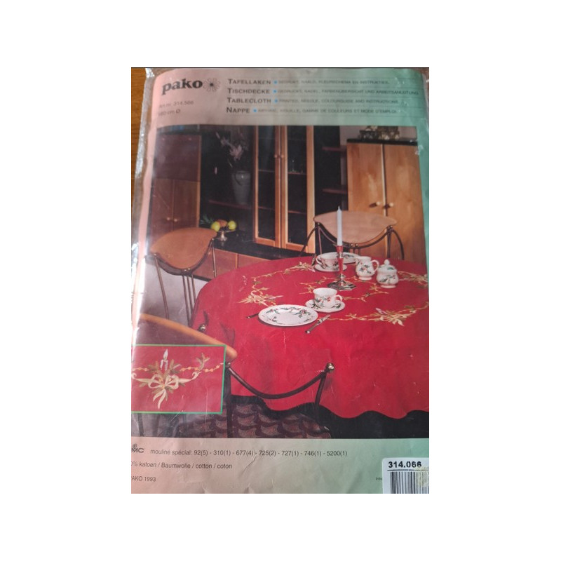 kerstkleed 160 rond WIT zonder garen pako