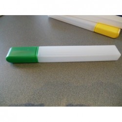 Breinaaldenkoker groen